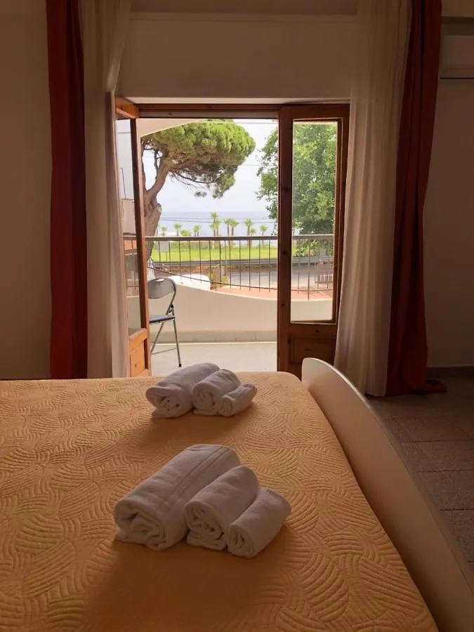 Al Saliceto Hotel باتي 3*,  إيطاليا